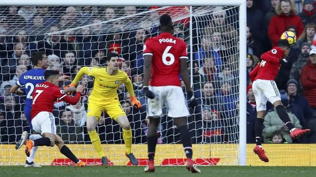 Courtois setidaknya melakukan tiga penyelamatan penting di laga final PIala FA.