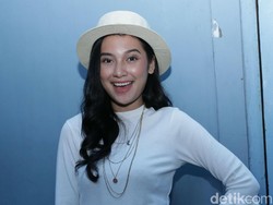 Ibunda Indah Permatasari Tak Setuju Putrinya Pacari Arie Kriting