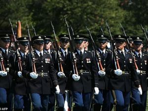 11 Orang Sakit Usai Buka Amplop Misterius di Pangkalan Militer AS