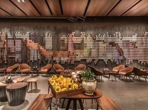 Melihat Gerai Starbucks yang Punya Bakery dan Bar di Seattle