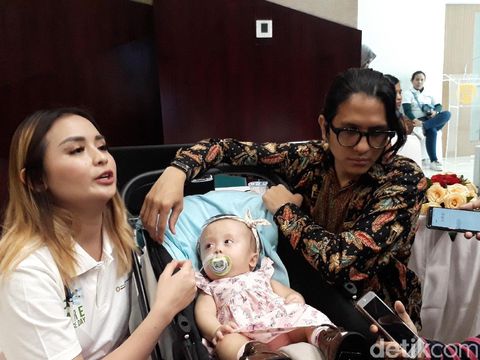 Rawat Anak Sakit Langka, Begini Perjuangan Joanna Alexandra