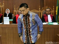 Sidang Suap Selamatkan Ibu, Aditya Moha Dituntut 6 Tahun Bui