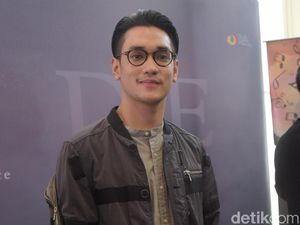 5 Penyanyi Pria yang Sukses Lantunkan Lagu Wanita