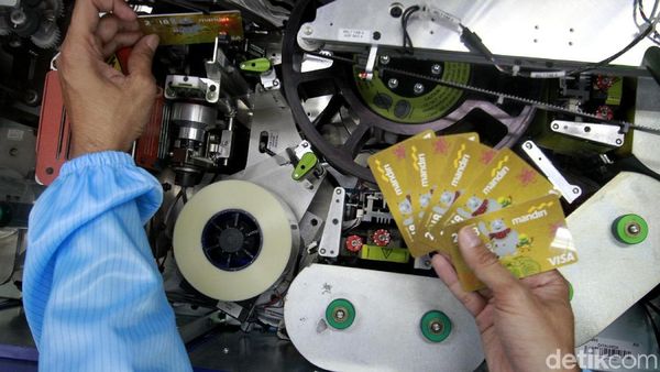 Melihat Pembuatan Kartu Mandiri Asian Games