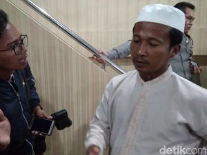 Cerita Ustaz di Cirebon Dibacok Remaja Mabuk Cerita Ustaz di Cirebon Dibacok Remaja Mabuk