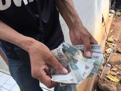 Hujan Duit di Kuningan, Polisi: Itu Dalam Rangka Promosi