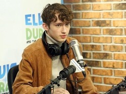 Troye Sivan Akan Buat Sesi Live untuk Nyanyikan Lagu Baru