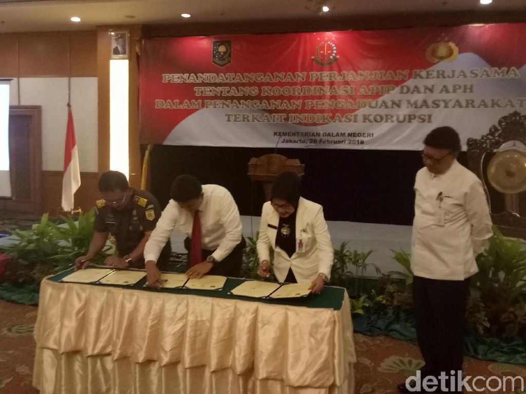 Kemendagri-Polri-Kejaksaan Teken MoU soal Aduan Korupsi Kemendagri-Polri-Kejaksaan Teken MoU soal Aduan Korupsi