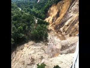 Ngeri! Gempa Papua Nugini Sebabkan Longsor