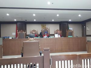 Sambil Menangis, Eks Pejabat Bakamla Akui Terima Duit Suap Proyek Sambil Menangis, Eks Pejabat Bakamla Akui Terima Duit Suap Proyek