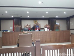 Sambil Menangis, Eks Pejabat Bakamla Akui Terima Duit Suap Proyek