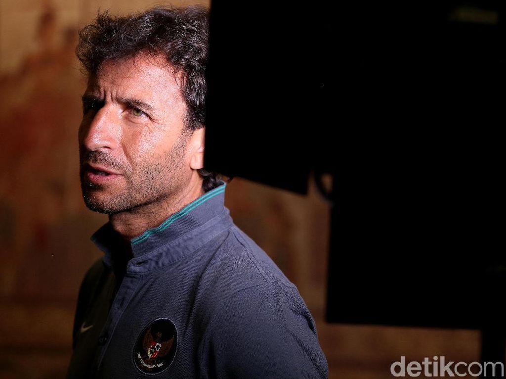Luis Milla Senang Kerja Keras Timnas U-22 Berbuah Trofi Luis Milla Senang Kerja Keras Timnas U-22 Berbuah Trofi