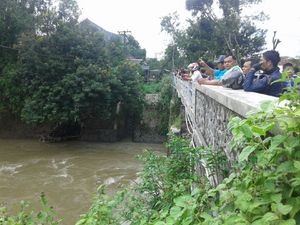 Tolong Teman Tenggelam, Pria Ini Justru Hanyut di Sungai Tolong Teman Tenggelam, Pria Ini Justru Hanyut di Sungai