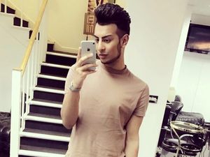 Foto: Ini Junaid Ahmed yang Hobi Selfie 200 Kali Sehari