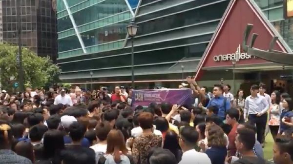 Foto: Vending Machine Uang Tunai Bikin Heboh Singapura