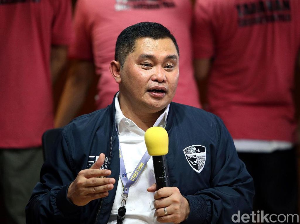 Polisi Pastikan Muslim Cyber Army Terkait dengan Saracen Polisi Pastikan Muslim Cyber Army Terkait dengan Saracen
