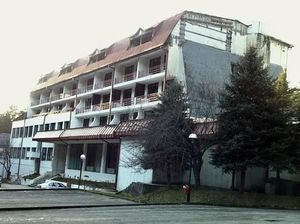Seluruh Kamar Hotel Ini Bekas Tempat Perkosaan dan Penyiksaan Seluruh Kamar Hotel Ini Bekas Tempat Perkosaan dan Penyiksaan