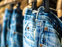 Pakai Teknologi Laser, Celana Levis Bisa Diproduksi dalam 90 Detik