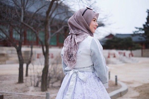 40+ Koleski Terbaik Gambar Hijab Dari Belakang Keep Me Blog's