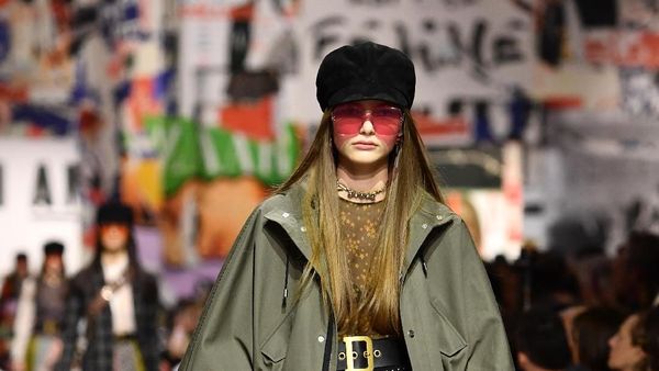 Foto: Protes dan Spirit Feminisme di Koleksi Busana Terbaru Dior