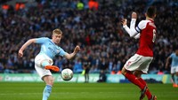 Masih dari Manchester City di nomor delapan. Kevin de Bruyne diberi nilai 90,14 oleh CIES berdasarkan penilaian dari kekuatan fisik, pemulihan, distribusi bola, dribel, kreasi peluang, dan tembakan. Gelandang asal Belgia ini bikin 12 gol dan 21 assist di 52 pertandingan seluruh ajang. (Foto: Julian Finney/Getty Images)
