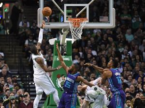 34 Poin Irving Bantu Celtics Hancurkan Hornets