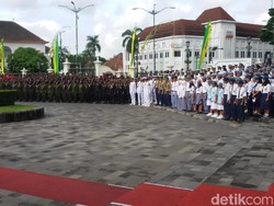 Berkalung Janur Kuning, Warga Yogya Peringati Serangan Umum 1 Maret