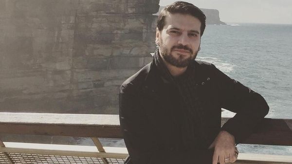 Foto: Sami Yusuf, Musisi Muslim Ganteng yang Suka Traveling