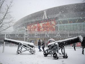 Foto: Salju di Stadion Sepakbola, di Sirkuit Balap, di Mana-mana Foto: Salju di Stadion Sepakbola, di Sirkuit Balap, di Mana-mana