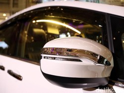 Warna Ini Paling Cocok Buat yang Malas Nyuci Mobil