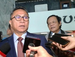 Zulkifli Hasan soal Pose 1 Jari Sri Mulyani: Dia Belum Ngerti