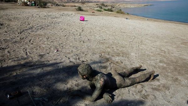 Foto: Sisi Lain dari Laut Mati yang Mengering