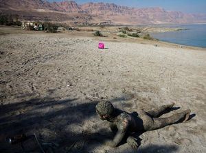 Foto: Sisi Lain dari Laut Mati yang Mengering