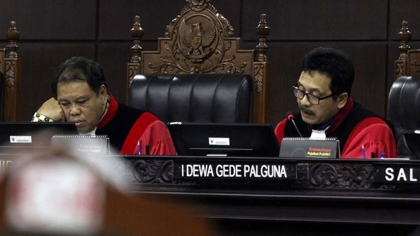 Sidang Putusan Uji Materi UU 31 Tahun 1999