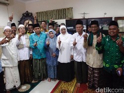 Khofifah Temui Kiai NU dan Forum Guru di Gresik