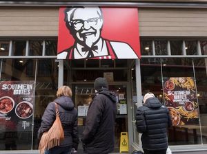 Setelah Krisis Ayam, Penggemar KFC Inggris Kini Kesal karena Kelangkaan Saus Gravy Setelah Krisis Ayam, Penggemar KFC Inggris Kini Kesal karena Kelangkaan Saus Gravy
