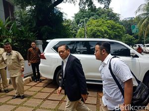 Presiden PKS hingga Sudrajat Merapat ke Kediaman Prabowo Presiden PKS hingga Sudrajat Merapat ke Kediaman Prabowo