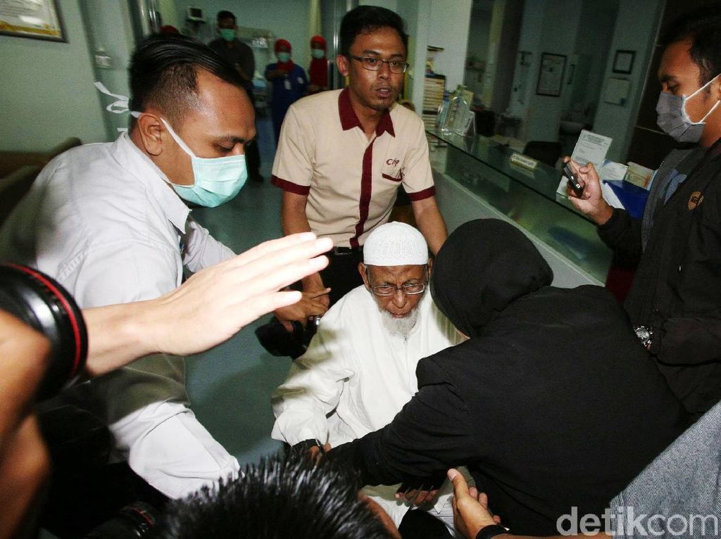 Baasyir Dipindah Rutan, Wiranto: Bila Perlu Ada Heli untuk ke RS Baasyir Dipindah Rutan, Wiranto: Bila Perlu Ada Heli untuk ke RS