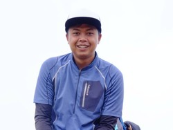 Hai Pendaki, Ini Pesan dari Pria yang Bersihkan Sampah Botol Air Seni di Gunung