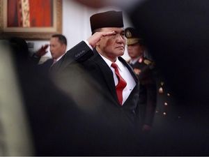Perangi Narkoba, Kepala BNN Perkuat Persenjataan Anggota Perangi Narkoba, Kepala BNN Perkuat Persenjataan Anggota
