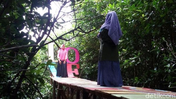 Foto: Hutan Mangrove Kekinian di Demak