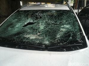 Penumpang Mobil yang Seruduk Ojek Online di Senen Masih Syok