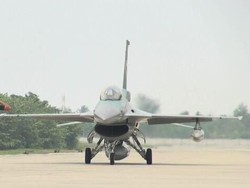 Lima F-16 Perkuat Pertahanan Udara di Lanud Roesmin Pekanbaru
