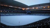 Real Oviedo, klub divisi kedua Spanyol lainnya, tidak mau kalah. Begini penampakan salju di Stadion Carlos Tartiere. (Foto: Twitter)