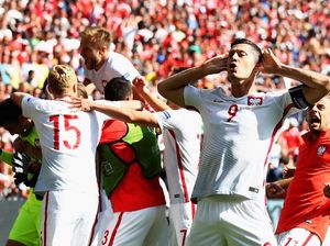 Sepatu Emas Grzegorz Lato dan Tantangan Lewandowski di Rusia 2018