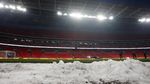 Foto: Salju di Stadion Sepakbola, di Sirkuit Balap, di Mana-mana