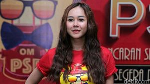 Main Film Lagi, Aura Kasih Jadi Fatimah Si Janda Singapur