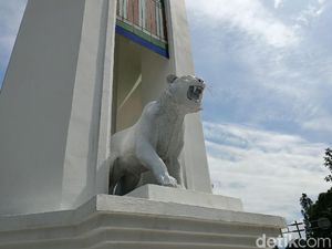 Disebut Mirip Anjing Laut, Kini Patung Maung Berotot dan Garang Disebut Mirip Anjing Laut, Kini Patung Maung Berotot dan Garang