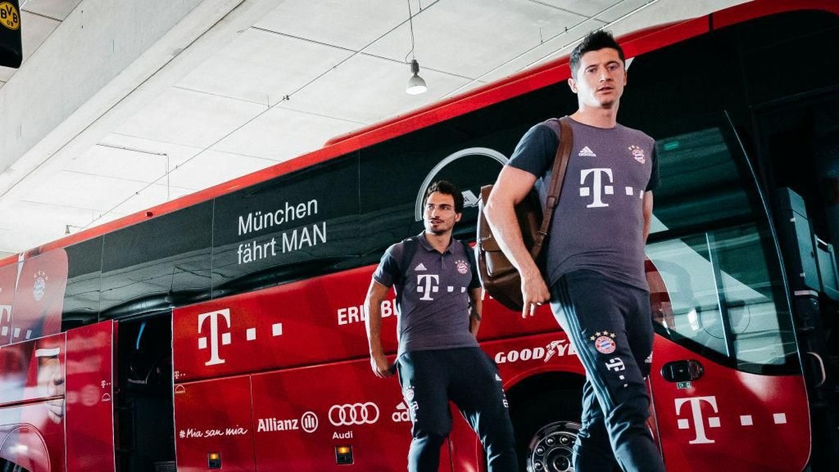 Mats Hummels dan Robert Lewandowski (Foto: Alexander Scheuber/Getty Images Fuer MAN)