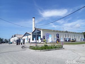 Tanpa Kejelasan Penundaan, Jokowi Batal Resmikan De Tjolomadoe Tanpa Kejelasan Penundaan, Jokowi Batal Resmikan De Tjolomadoe